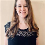 Italienisch-Tutorin bietet Kindern aller Altersgruppen Online-Unterricht an.